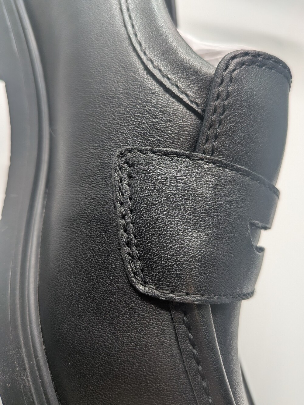 Reese Low Heel Classic Loafer - NWB Size 8 - Picture 14 of 16